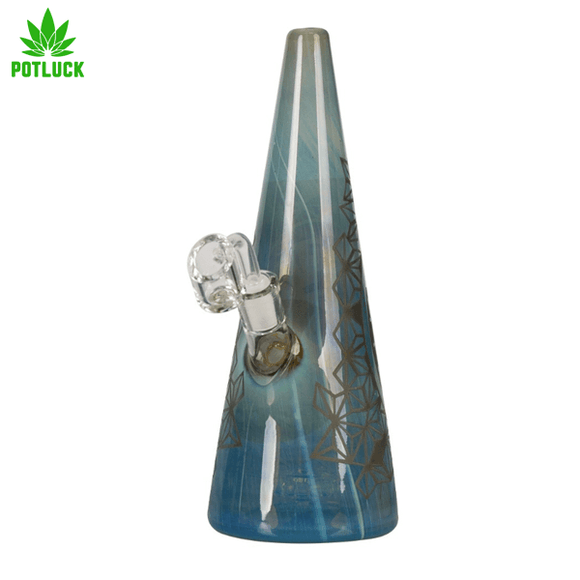 The new Amsterdam Limited Edition Oil Bongs is made of high quality borosilicate glass, the thickness of the glass is 5mm and formed in a special bent neck shape. It comes with a slitted chillum percolater.