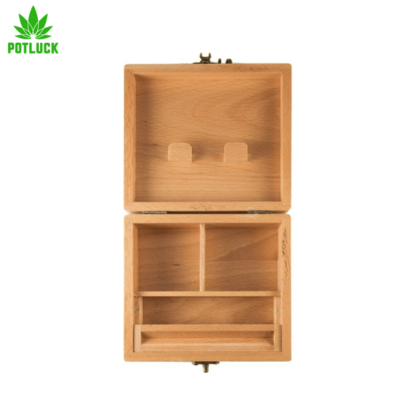 Headchef burnt onto the top of the box, which is made from pine. it has a brass looking clasp for keeping the lid closed