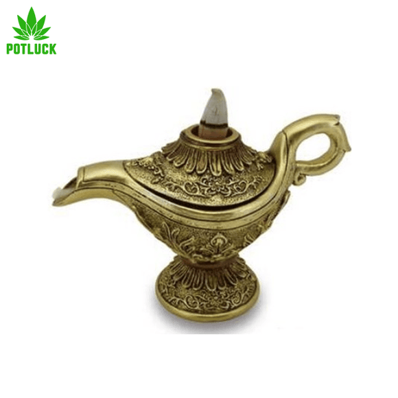This piece is here to resembel a magic lamp from aladin. Simply place a blackflow cone into the centre and the smoke will start to seep out of the pourer 